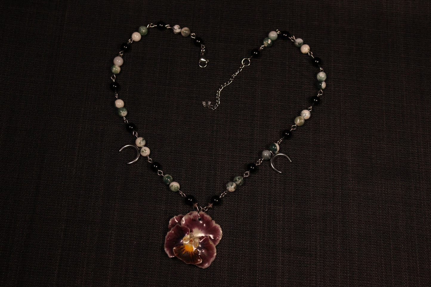 Collier à billes pensée prune