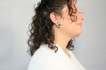 Clous avec pensées tricolores