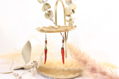 Crochets avec bois et piments