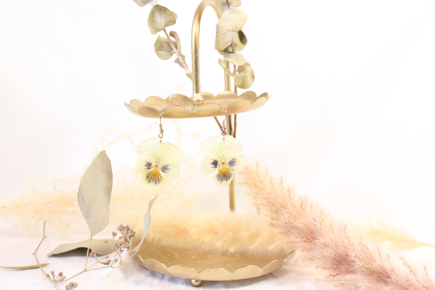 Crochets roses avec pensées crèmes