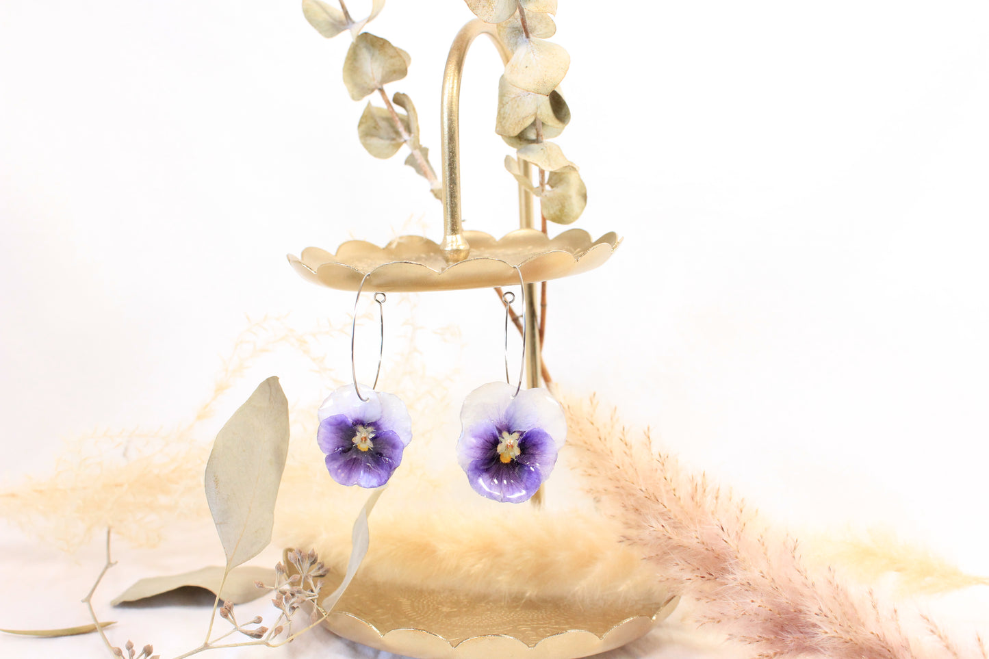 Anneaux avec pensées blanches et indigos