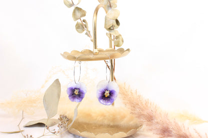 Anneaux avec pensées blanches et indigos