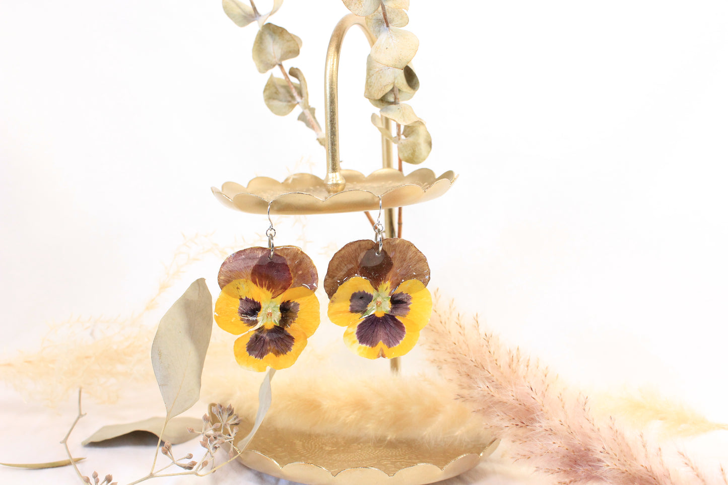 Crochets avec pensées jaunes et marrons