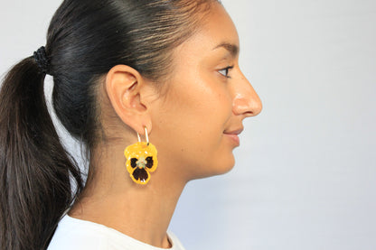 Créoles or avec pensées jaunes et noires