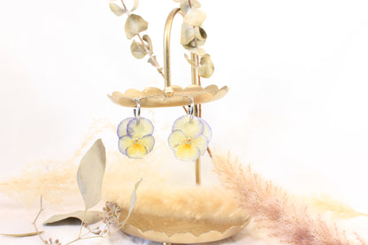 Créoles avec pensées jaunes et lilas