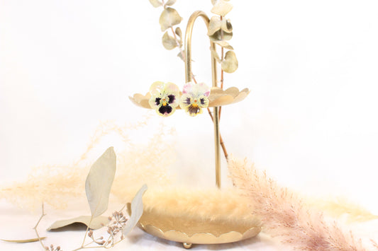 Clous avec pensées roses et indigos