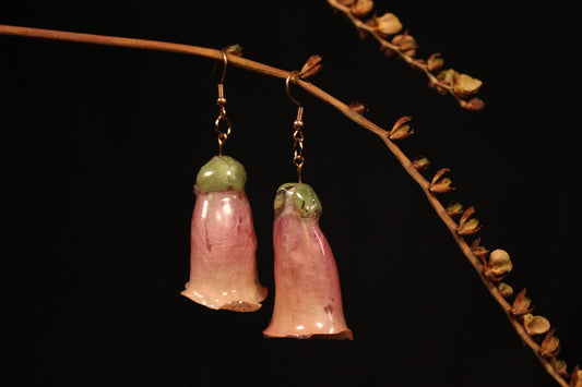 Crochets roses avec digitales pêches