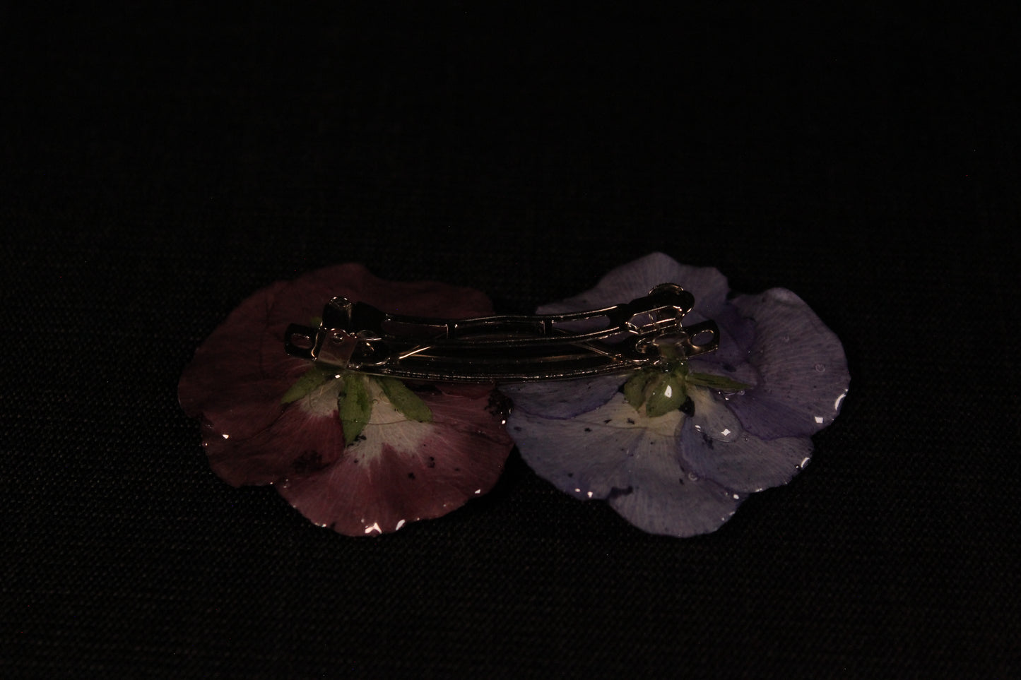 Pince à cheveux 2 pensées foncées