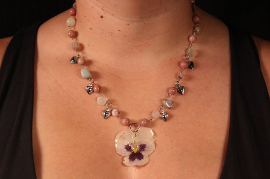 Collier à billes pensée blanche