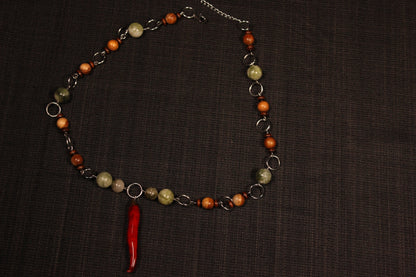 Collier à billes piment